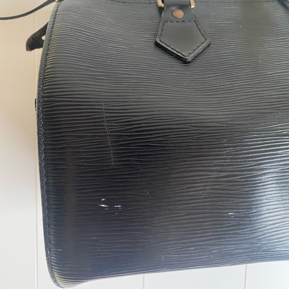 Louis Vuitton Black Epi Leather Noir Speedy 25 Boston Bag - Picture 7 of 14